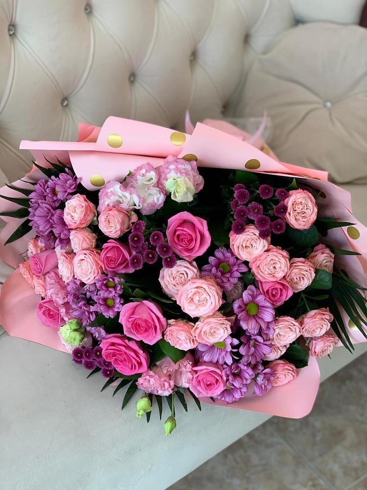 Букет цветов из: Хризантемы, Розы и Лизиантусы в Безопасном