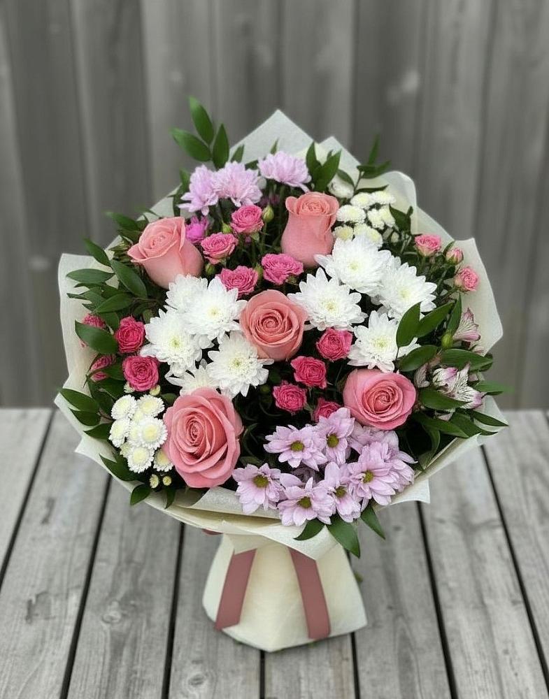 Букет цветов из: Альстромерии, Гвоздики, Розы и Хризантемы в Безопасном