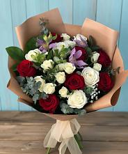 Букет цветов из:  Розы и Альстромерии в Безопасном