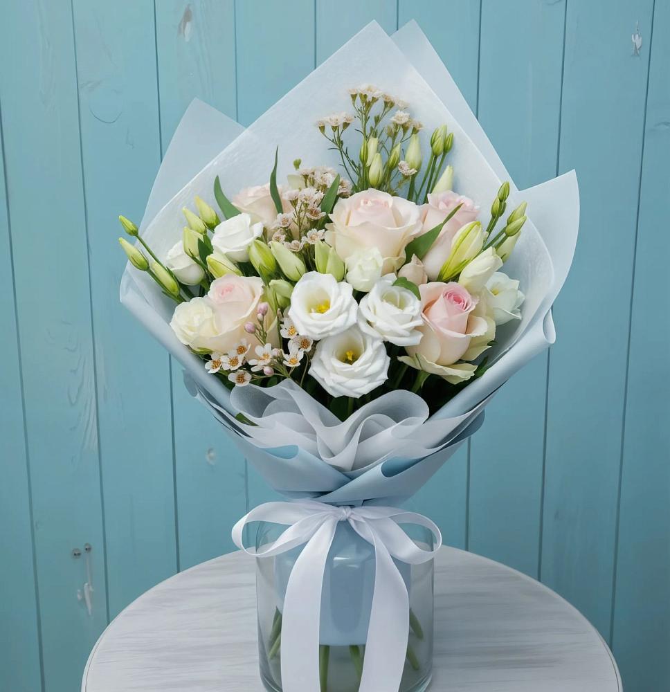 Букет цветов из: Розы и Лизиантусы в Безопасном