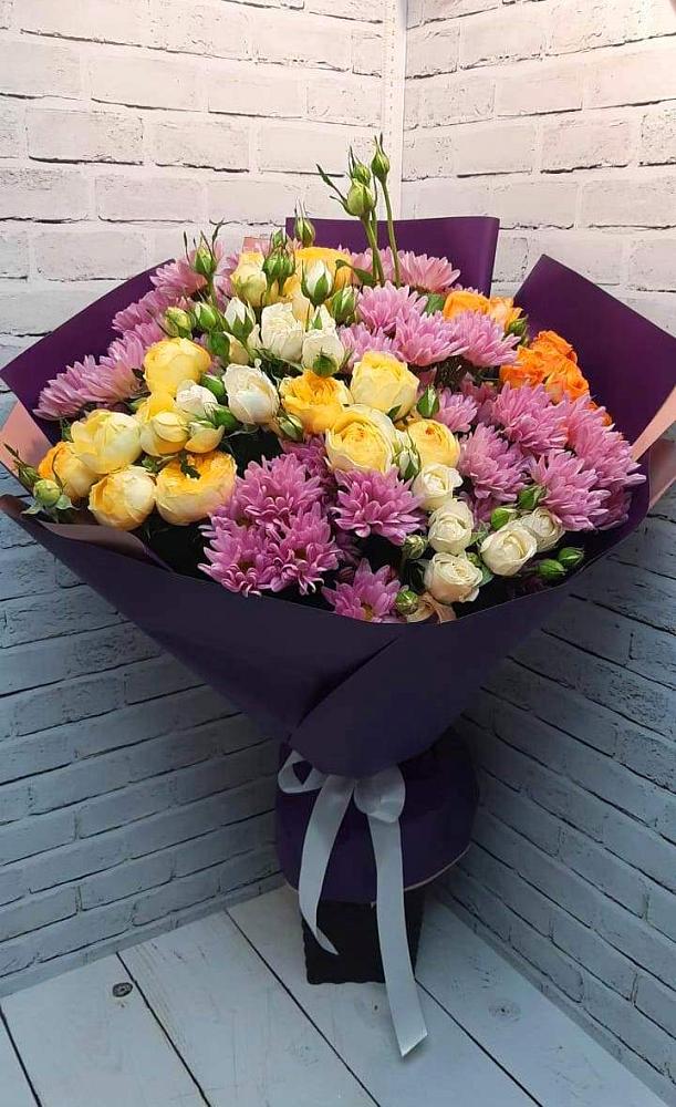 Букет цветов из: Хризантемы и Розы в Безопасном
