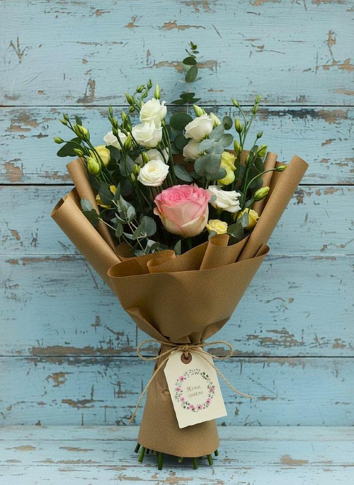 Букет цветов из: Розы и Лизиантусы в Безопасном