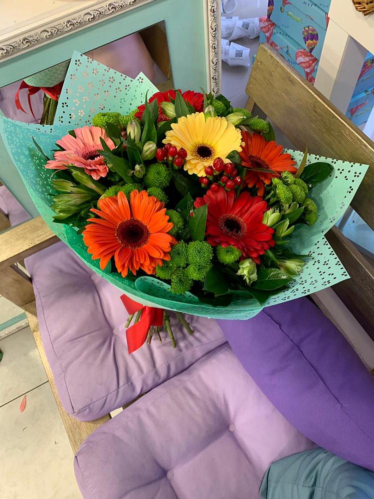 Букет цветов из: Герберы, Хризантемы и Альстромерии в Безопасном