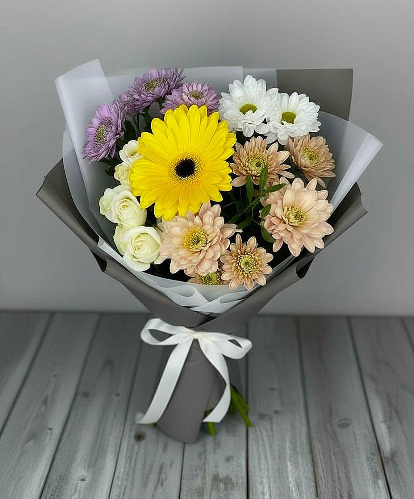 Букет цветов из: Розы, Герберы и Хризантемы в Безопасном
