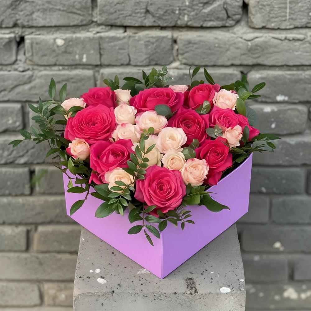 Цветочная композиция из Розы в коробке в Безопасном