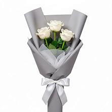 Букет 3 белые розы в Безопасном