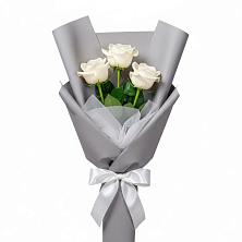 Букет 3 белые розы в Безопасном