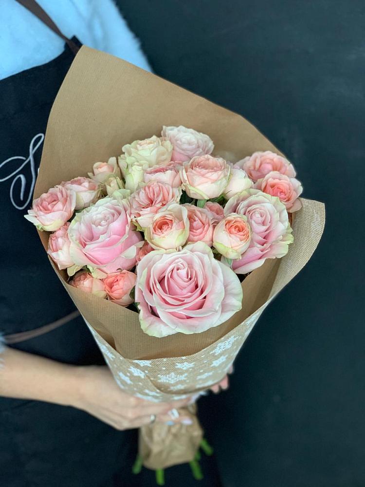 Букет цветов из: Хризантемы и Розы в Безопасном