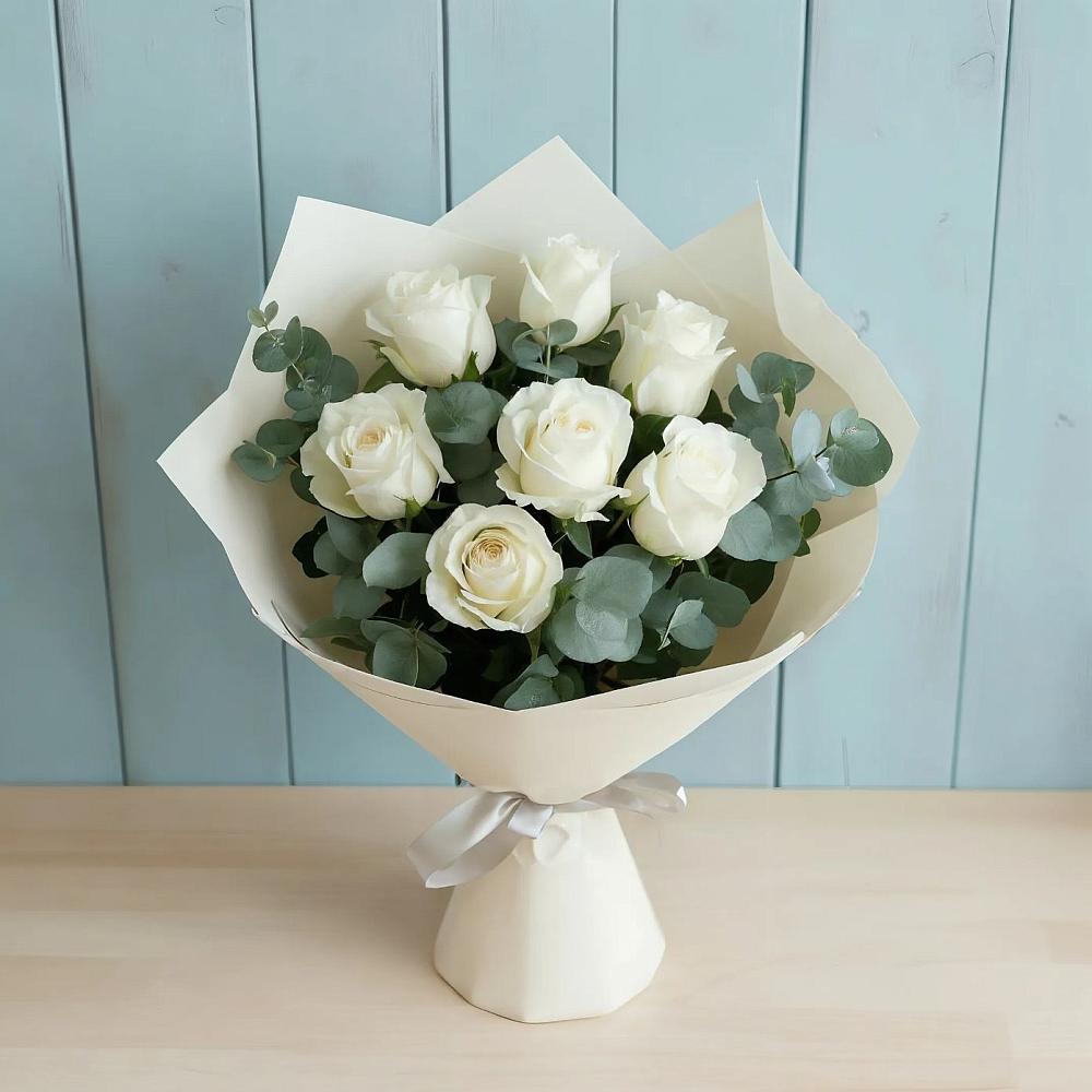 Букет Белые розы в Эвкалипте в Безопасном