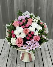 Букет цветов из:  Альстромерии, Гвоздики, Розы и Хризантемы #REPLACE_PRED# Безопасном