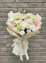 Букет цветов из:  Гвоздики, Розы, Лизиантусы и Хризантемы #REPLACE_PRED# Безопасном