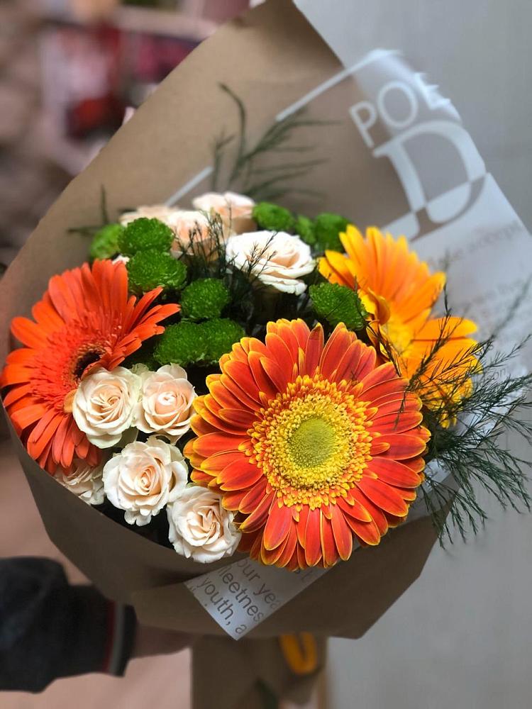 Букет цветов из: Герберы, Хризантемы и Розы в Безопасном