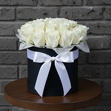 Цветочная композиция из Розы в шляпной коробке #REPLACE_PRED# Безопасном